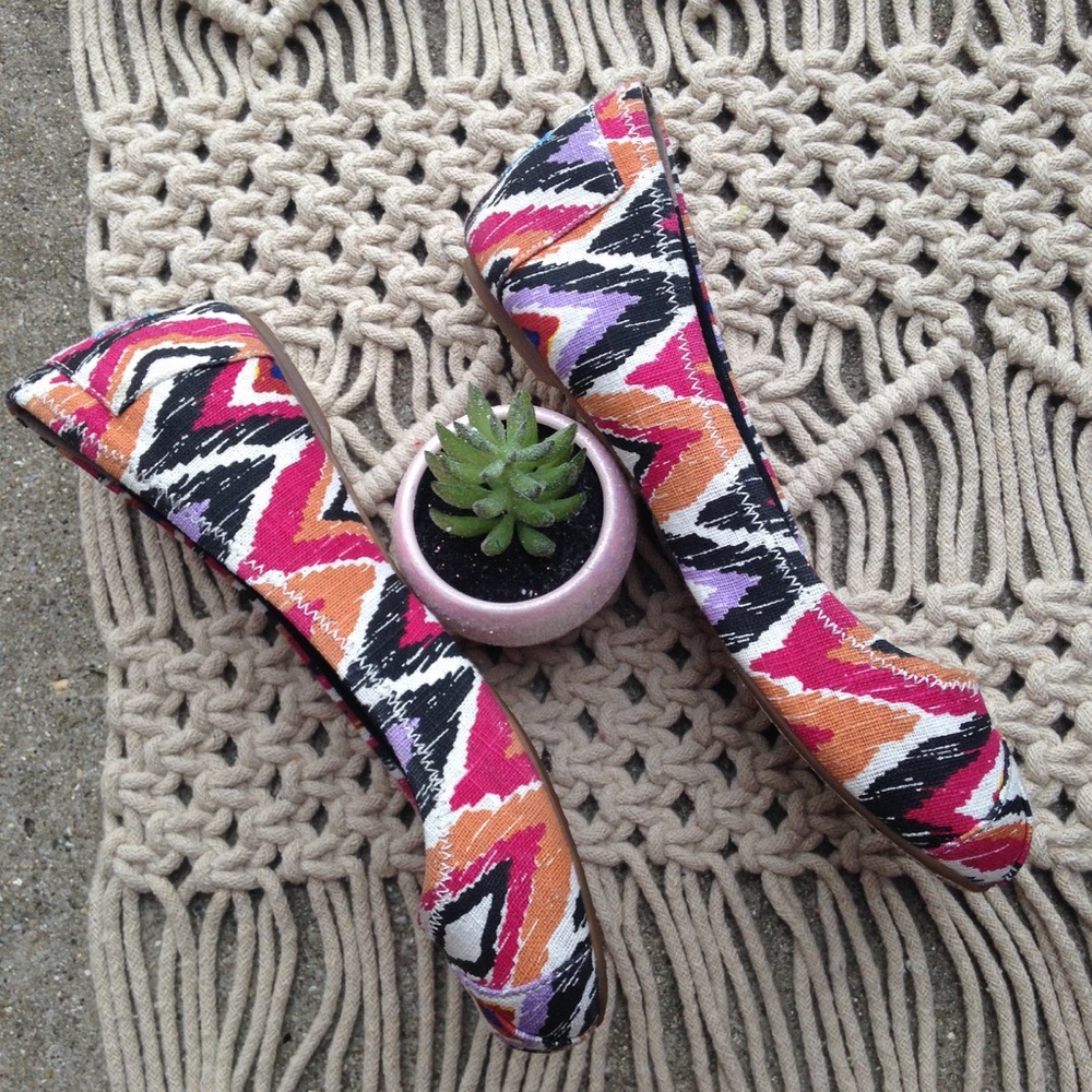 Toms Multi-Color Pattern Ballet Flats Size 7 - image 5